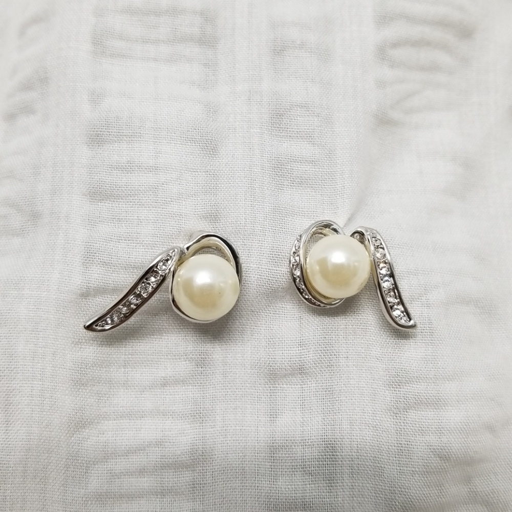 Faux pearl earrings